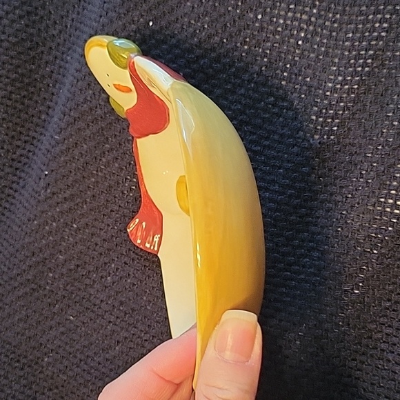 Ceramic Snowman Holiday/Winter dish...he's holding a heart! Cute! - Picture 2 of 4